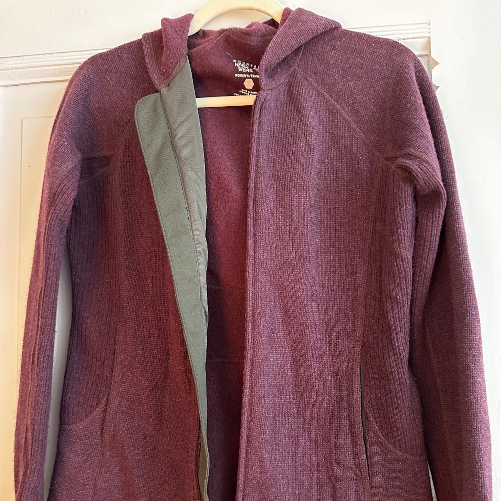 Mountain Hardware Zip Up Hoodie, Burgundy Size Medium